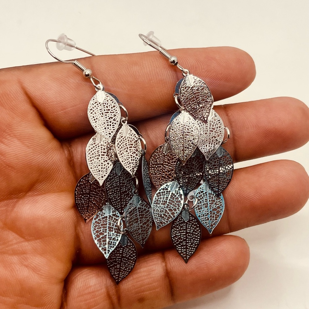 Earring for women leaf design